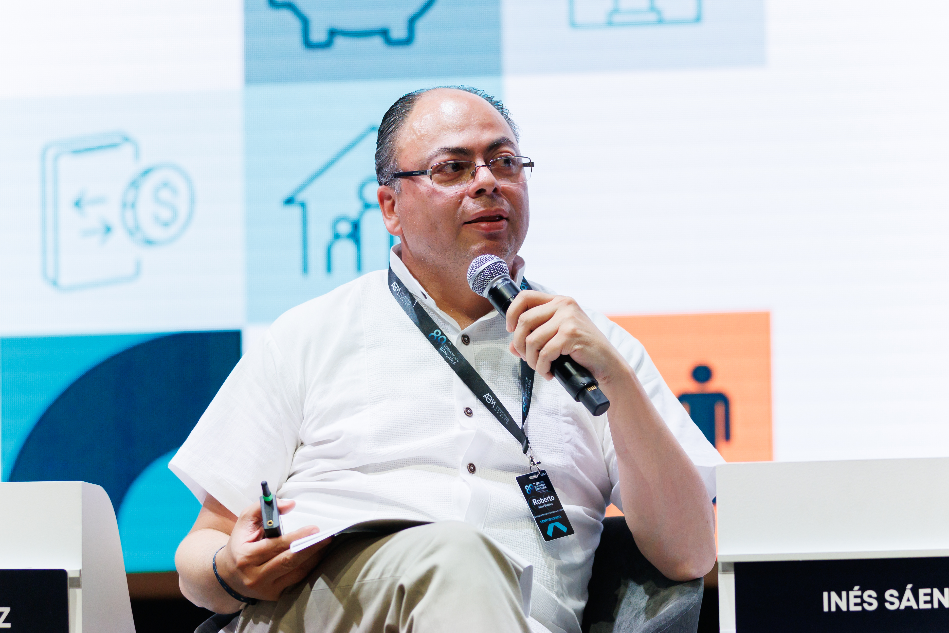 Roberto Vélez